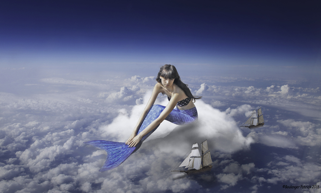 sirene dans les nuages